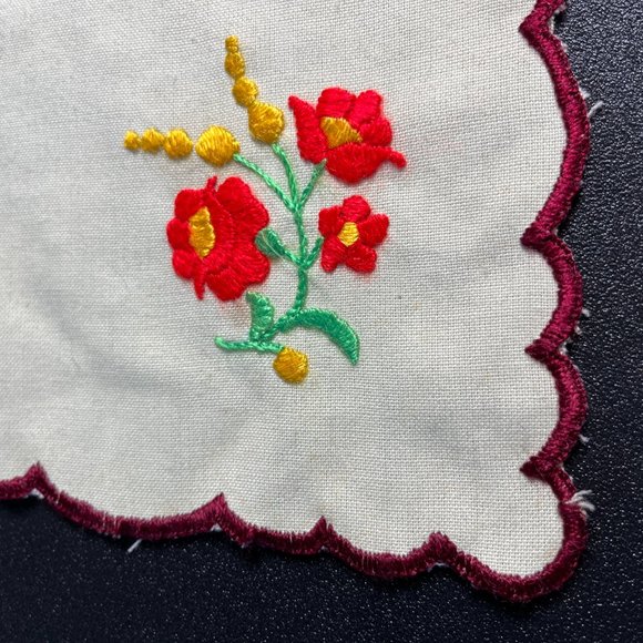 Vintage Hungarian Matyo Table Runner. Small - Picture 3 of 10